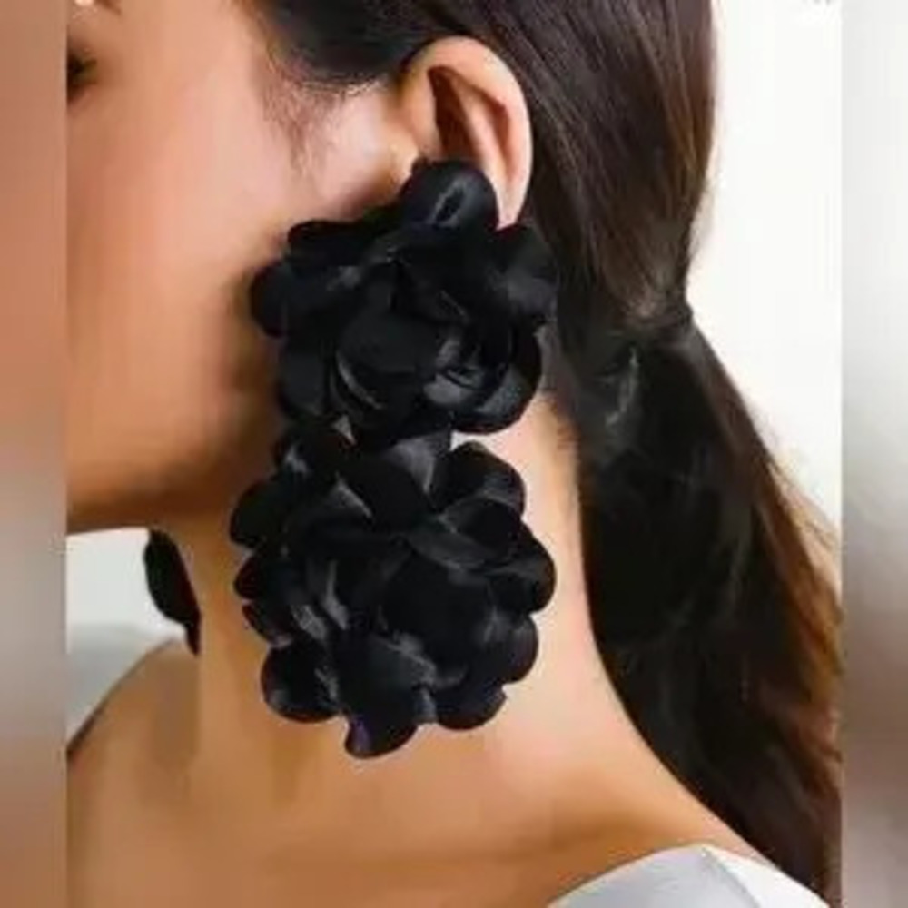 NWOT Fabric Flower Charm Earrings - black